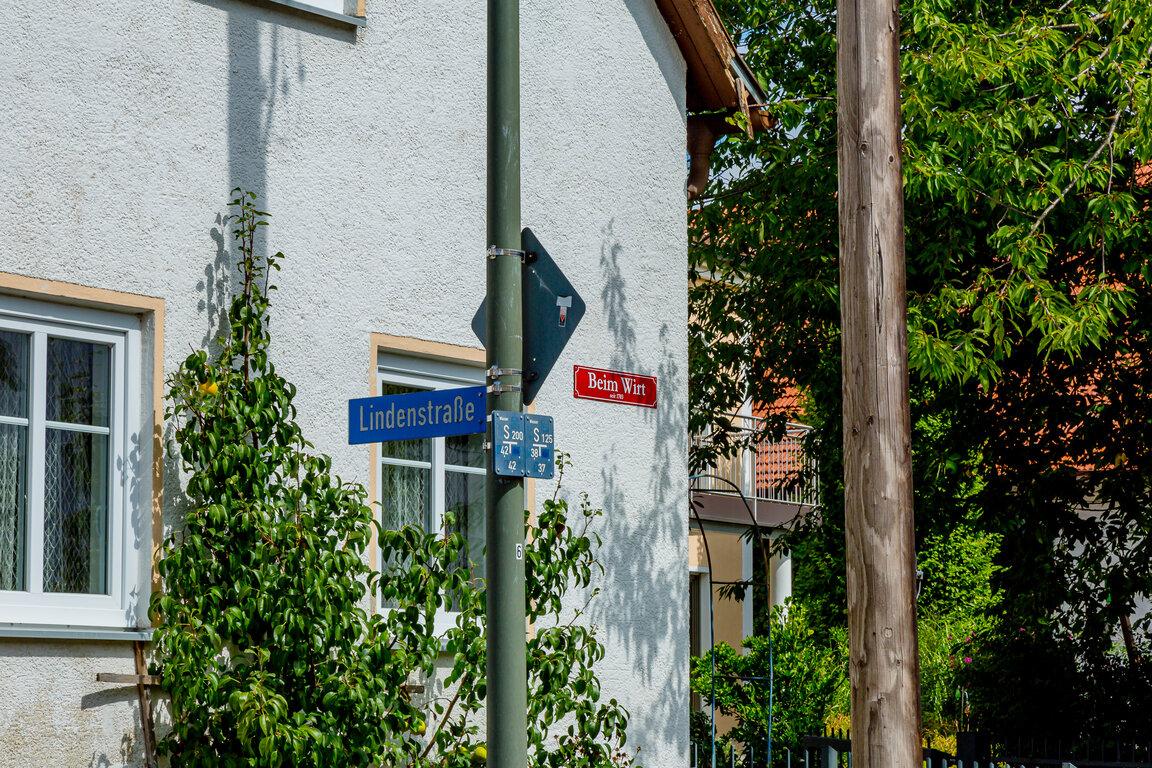 Image: _JA 40754 Lindenstraße, Beim Wirt.jpg
